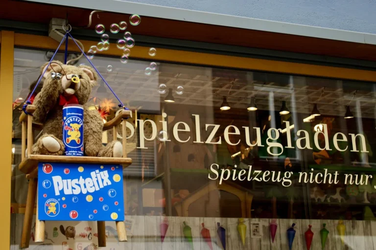 spielzeugladen holzpferd