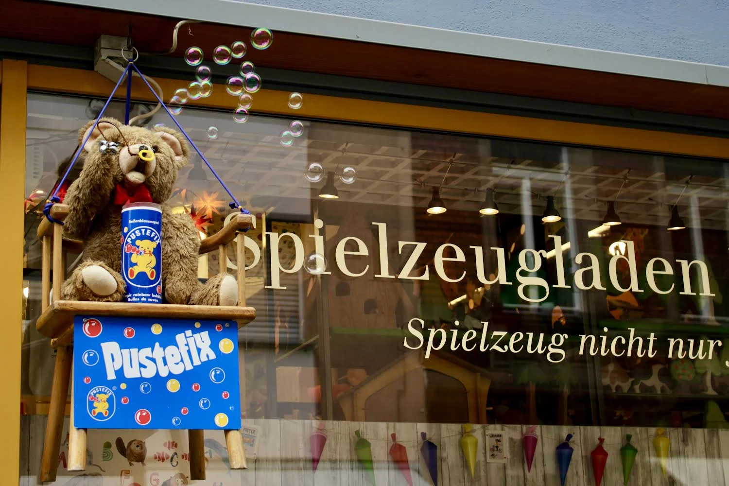 spielzeugladen holzpferd